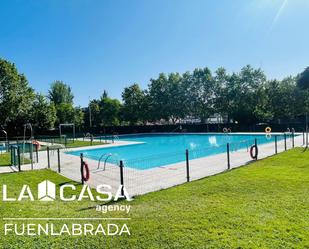 Swimming pool of Flat for sale in Fuenlabrada  with Heating and Terrace