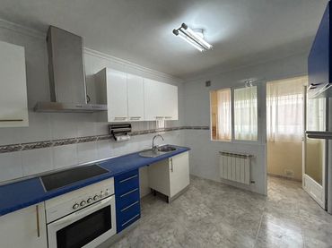 Dúplex amb balcó en venda a Calle Lentejuela 6