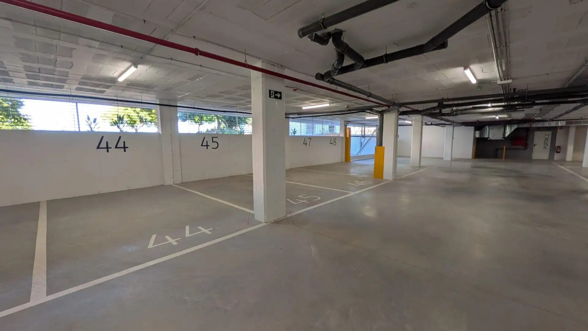 Parking de Ático de alquiler en Fuengirola con Aire acondicionado, Calefacción y Terraza