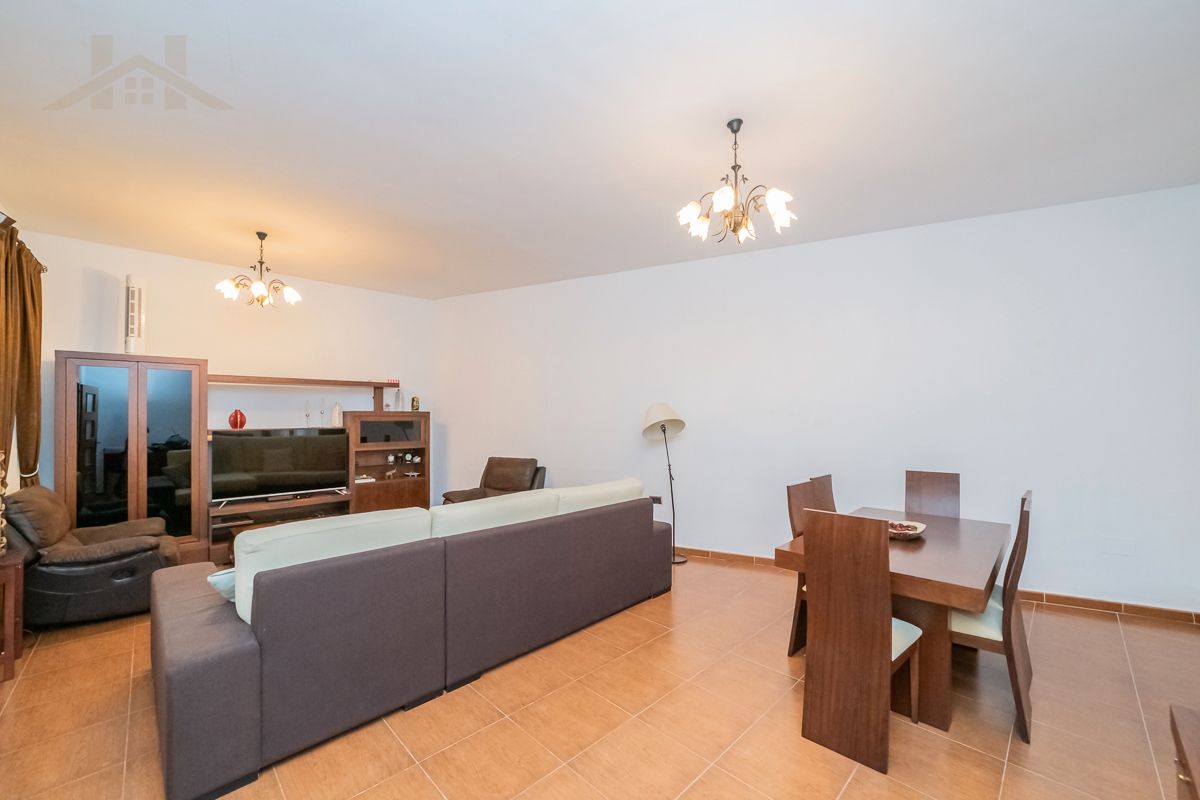 Sala de estar de Casa adosada en venta en Villa del Prado con Aire acondicionado y Calefacción
