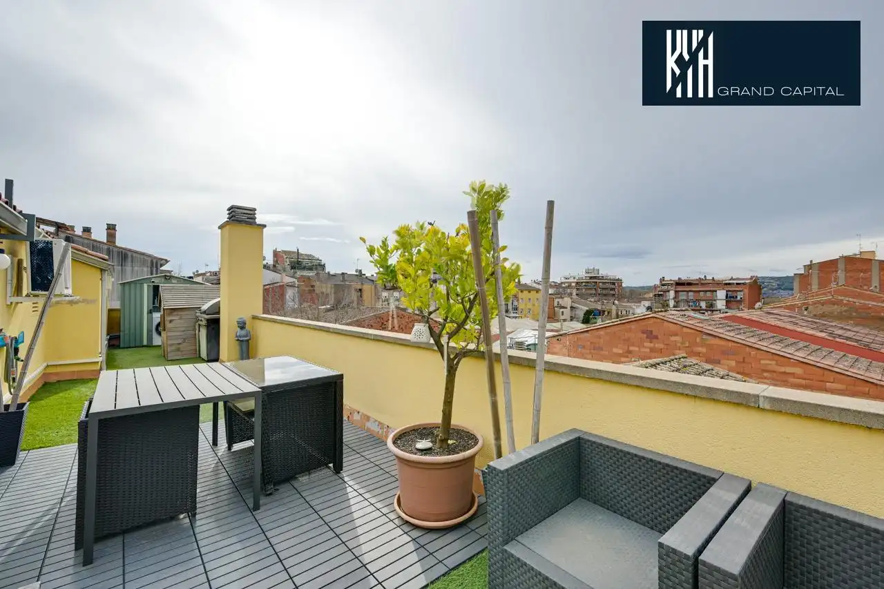 Terraza de Dúplex en venta en Salt con Calefacción, Terraza y Balcón