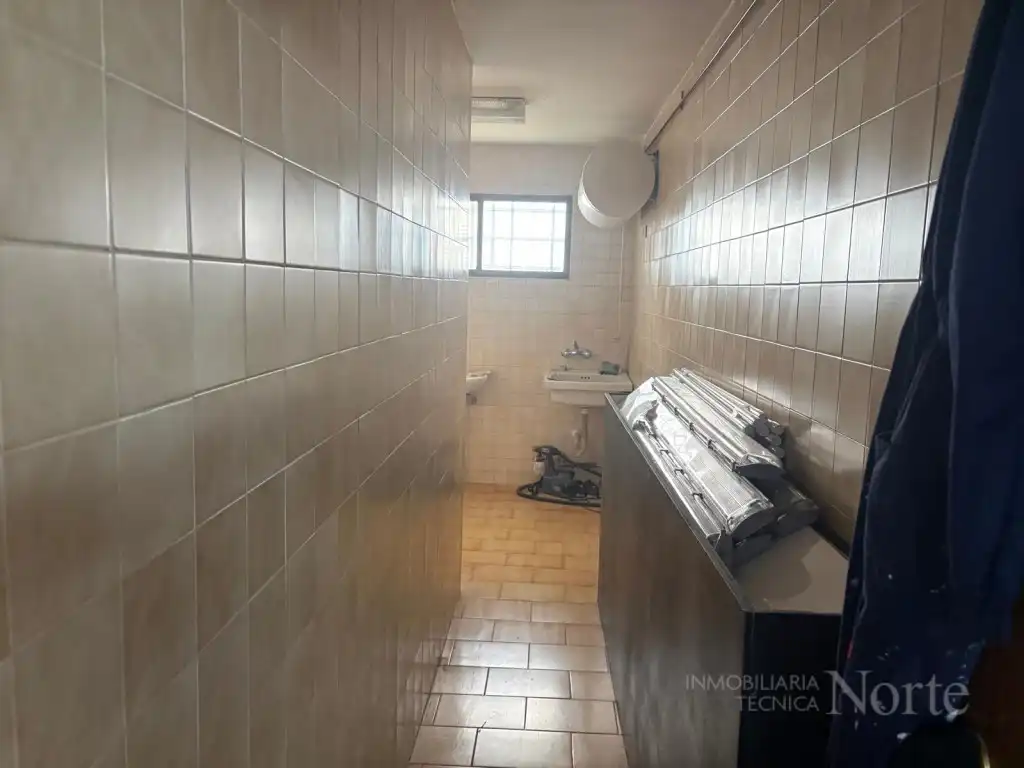 Baño de Nave industrial de alquiler en Ajalvir