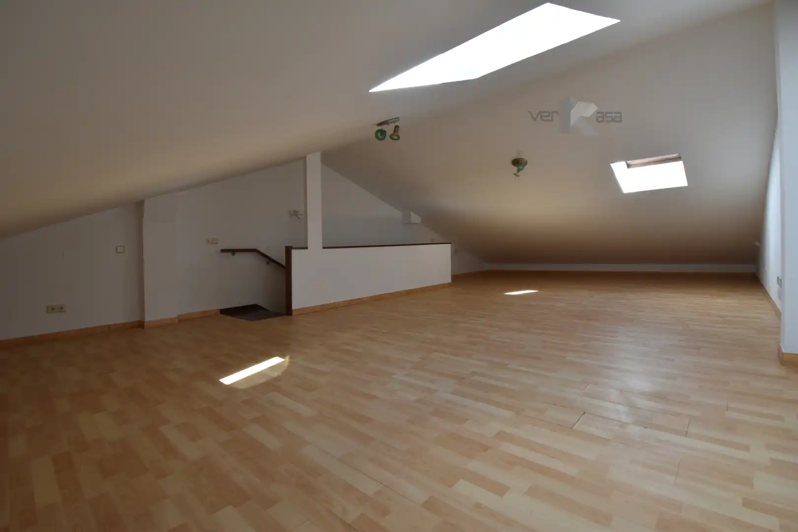 Einfamilien-Reihenhaus zum Verkauf in San Martín de la Vega mit Klimaanlage, Heizung und Privatgarten