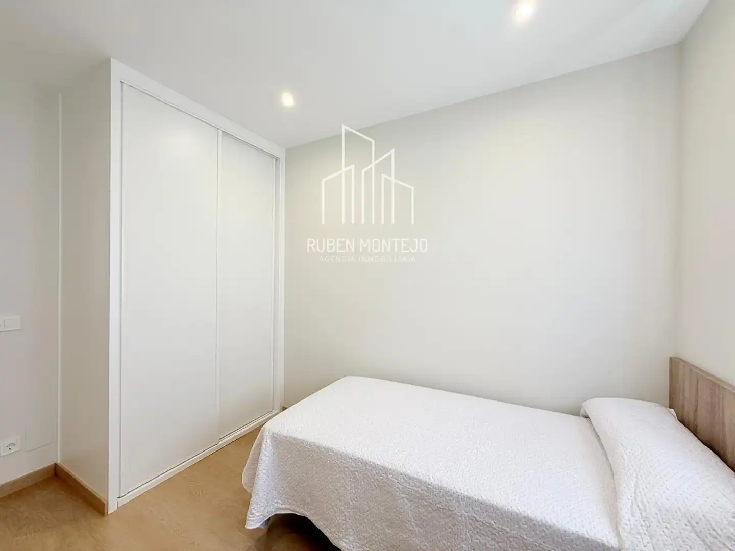 Bedroom of Flat for rent in Salamanca  with Heating, Storage room and Furnished