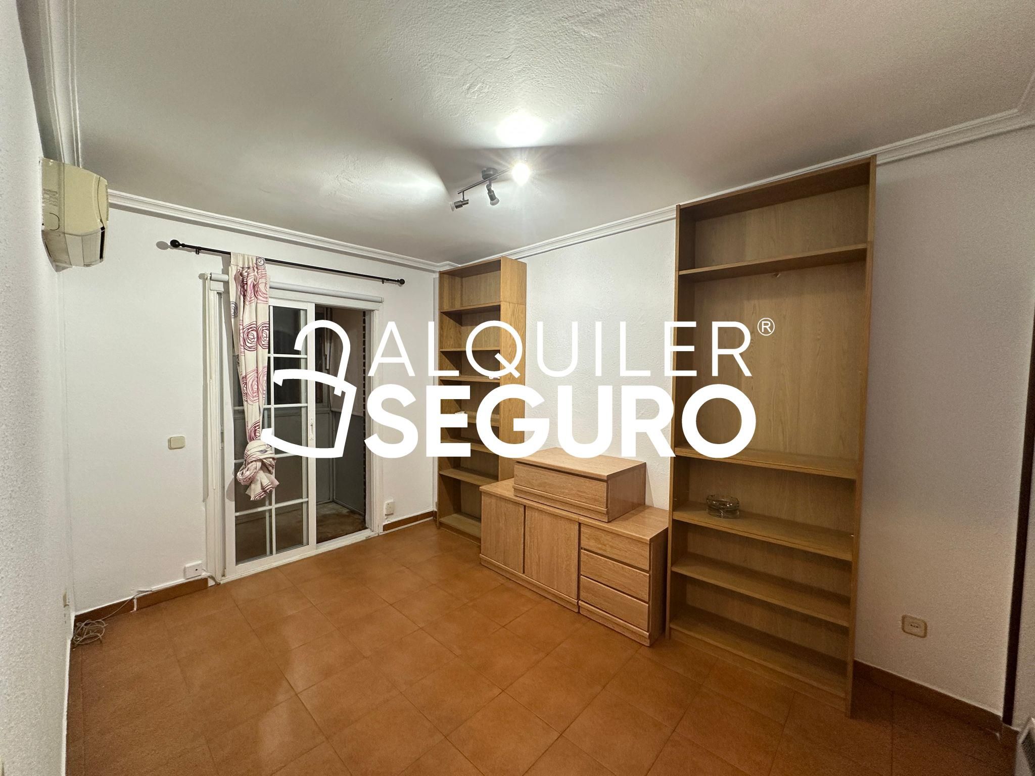 Bedroom of Flat to rent in  Madrid Capital  with Air Conditioner, Heating and Terrace