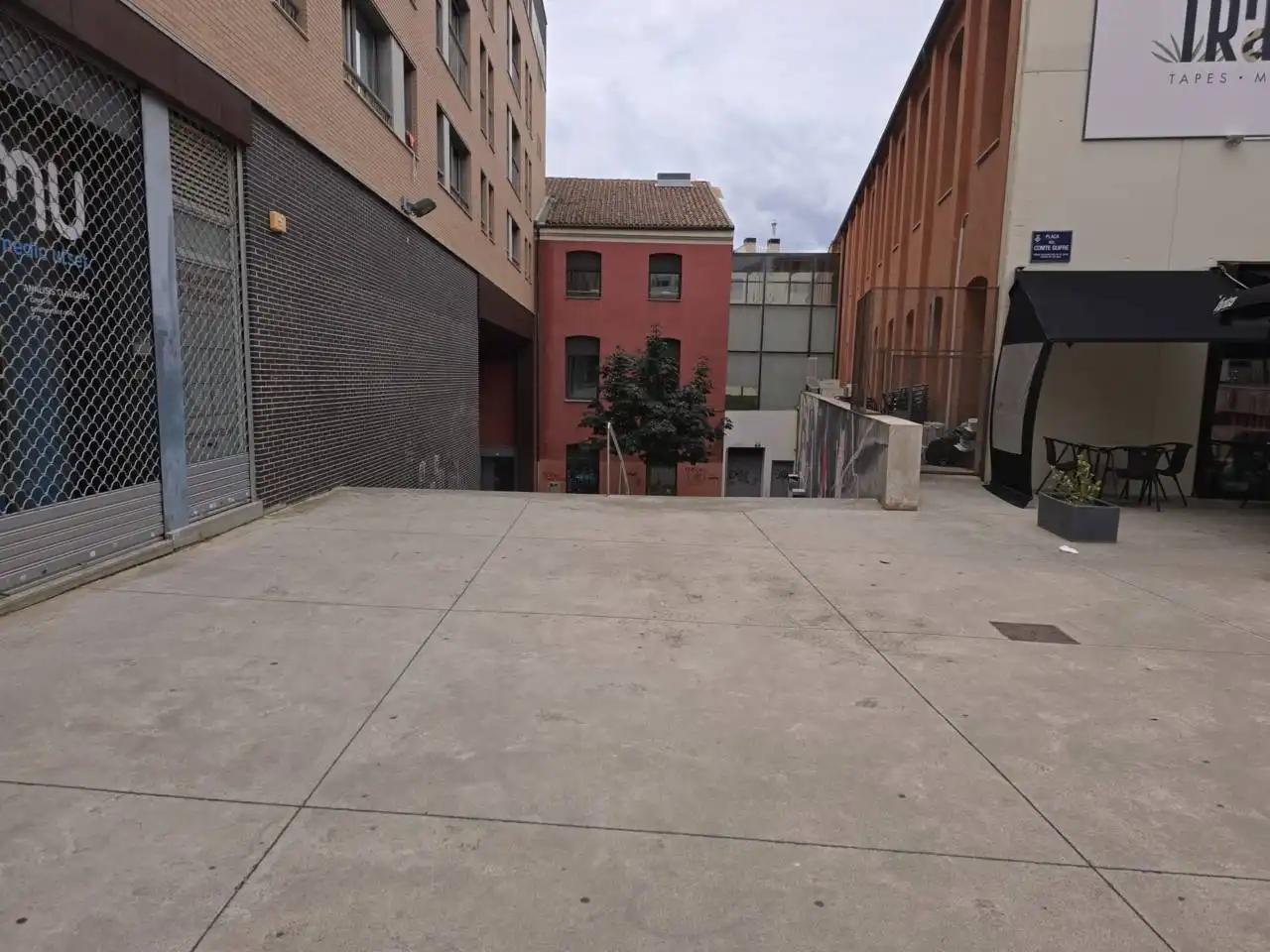 Vista exterior de Local de alquiler en Terrassa