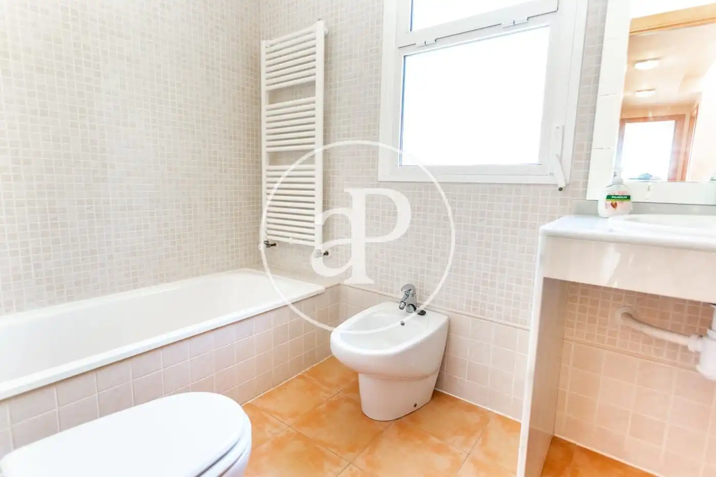 Baño de Piso en venta en Cullera con Aire acondicionado, Calefacción y Jardín privado