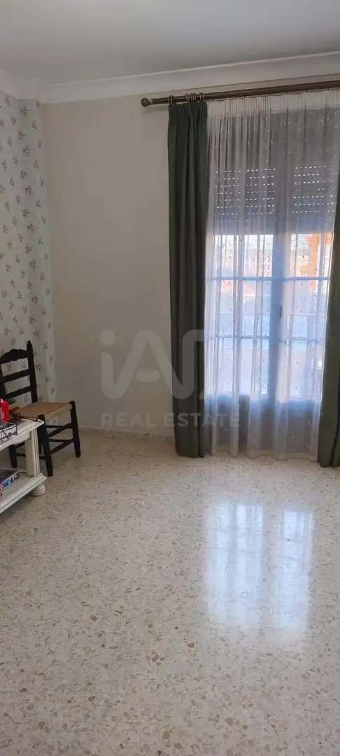 Sala d'estar de Casa adosada en venda en Écija amb Aire condicionat, Calefacció i Terrassa