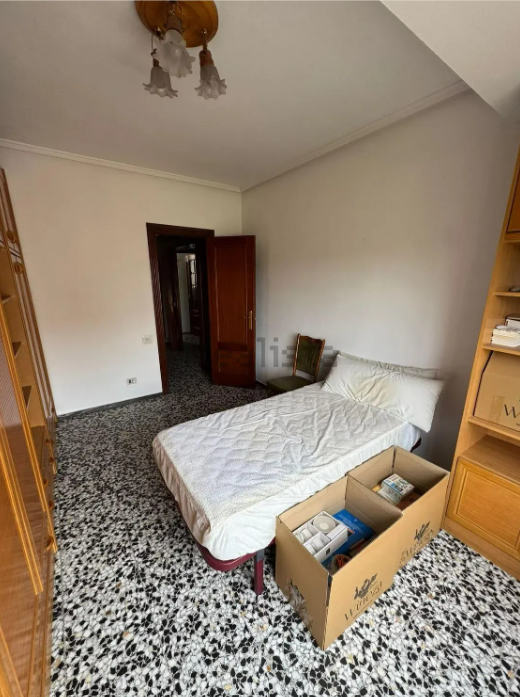 Dormitori de Pis en venda en  Valencia Capital amb Traster i Balcó