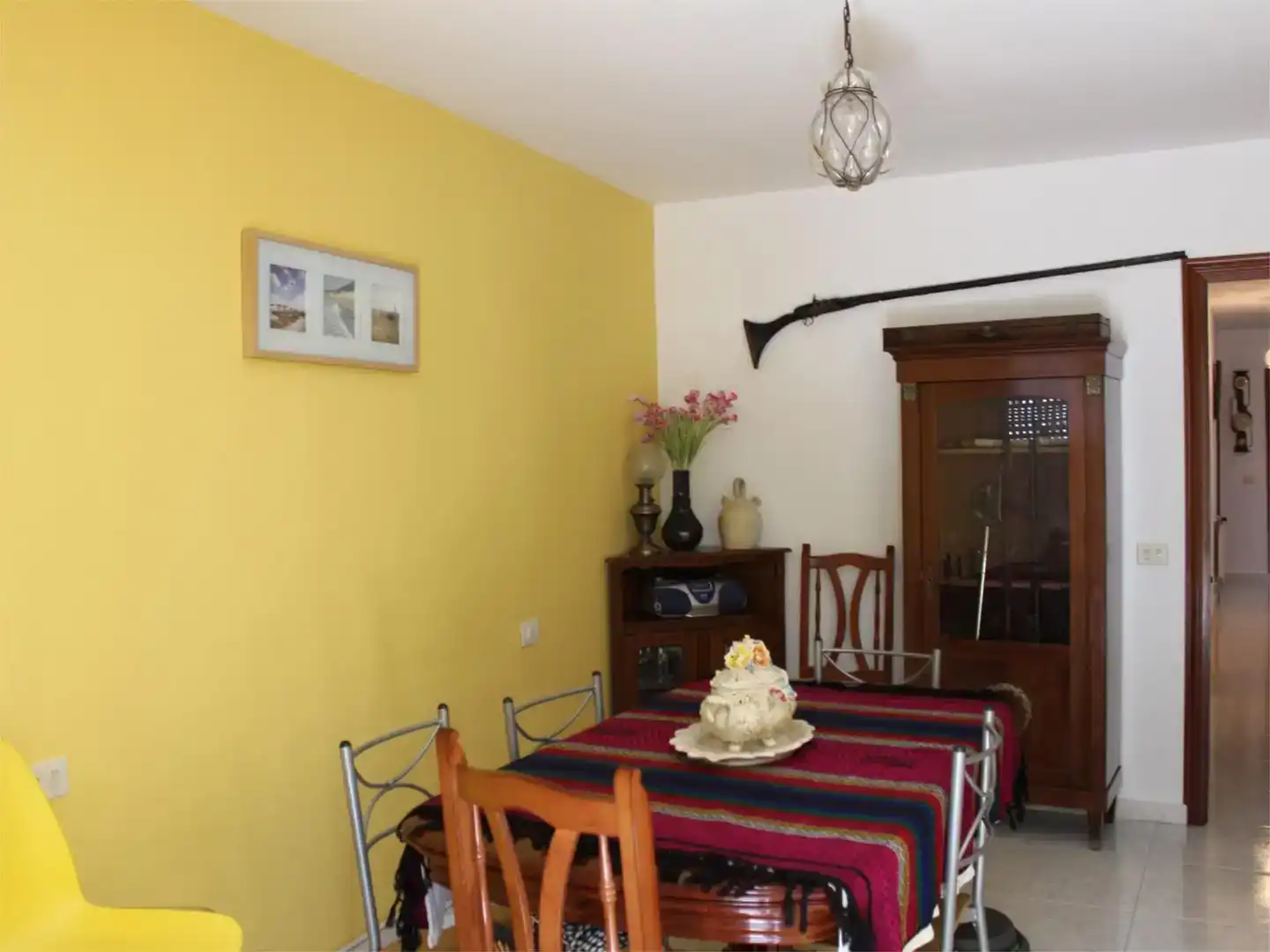 Comedor de Piso en venta en Becerreá con Parquet, Trastero y Amueblado