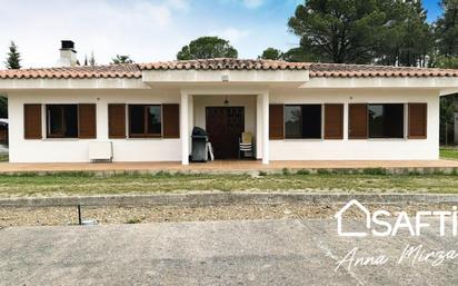 Vista exterior de Casa o xalet en venda en Llambilles amb Terrassa i Piscina