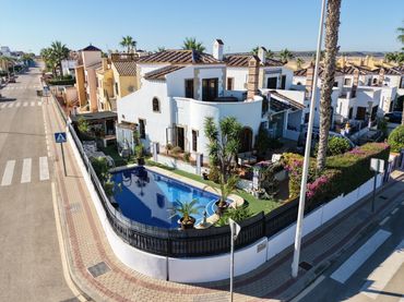 Casa amb balcó en venda a Algorfa