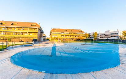 Piscina de Pis en venda en Boadilla del Monte amb Aire condicionat i Terrassa