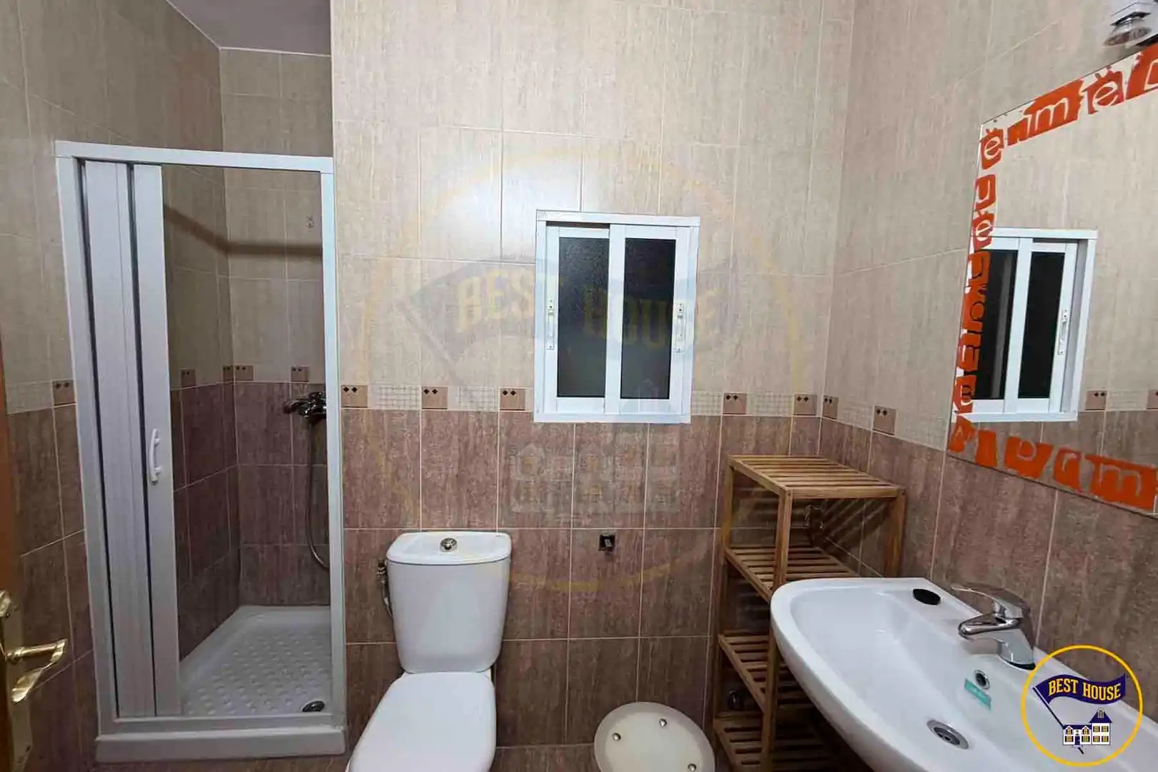 Baño de Piso de alquiler en Cuenca con Calefacción y Amueblado