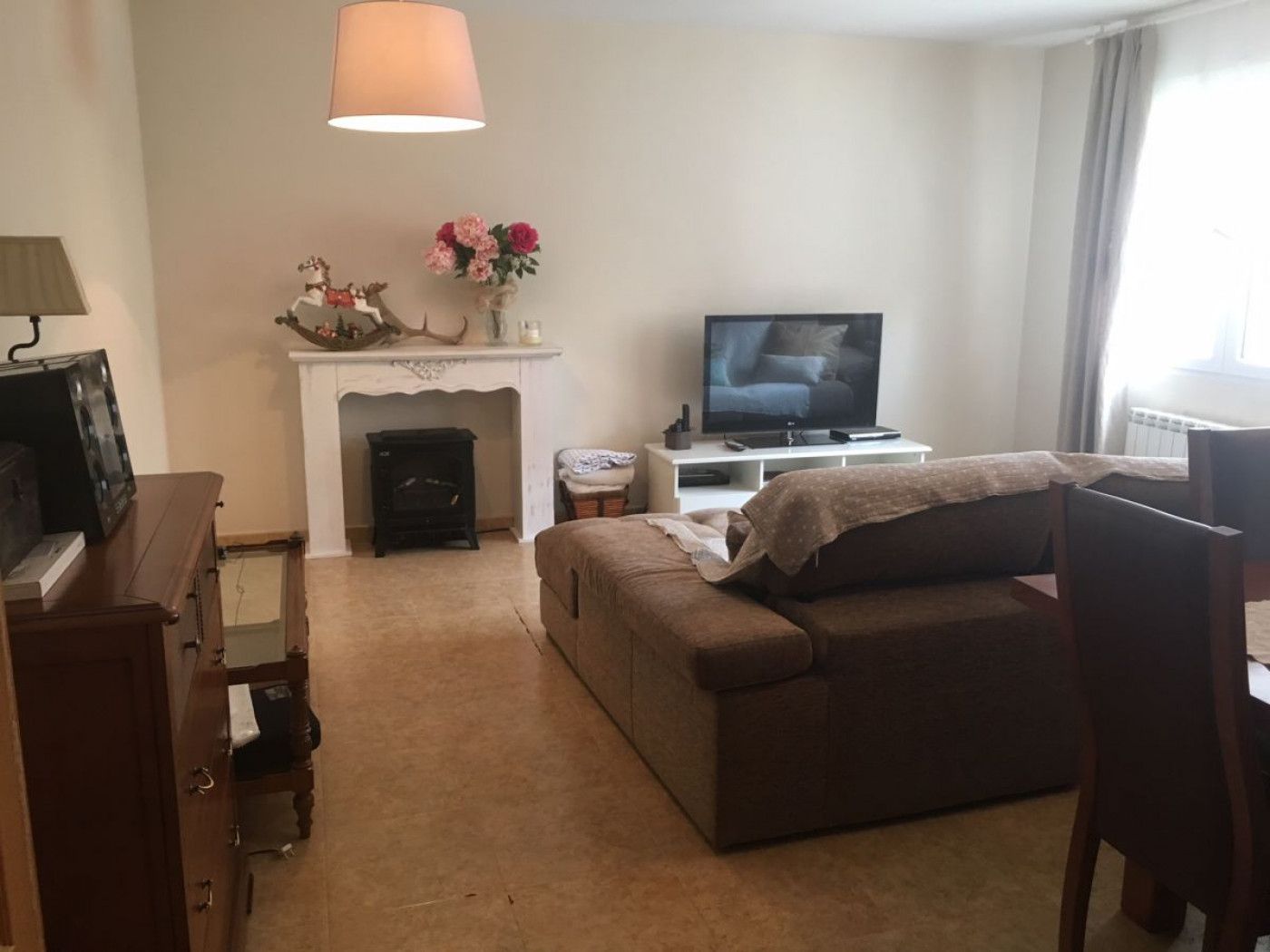 Sala d'estar de Casa adosada en venda en Mojados amb Calefacció, Traster i Balcó