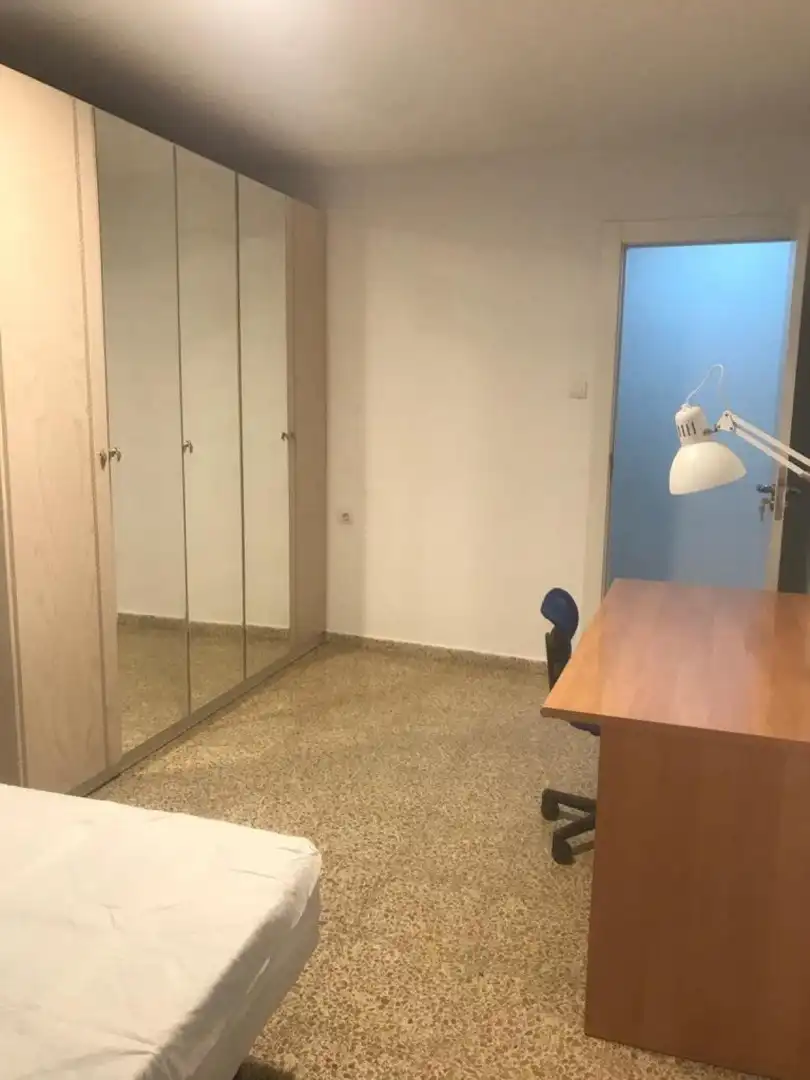 Bedroom of Flat for rent in Granada  with Heating, Terrace and Furnished