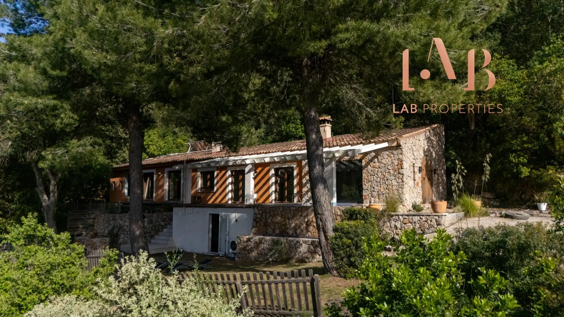 Vista exterior de Finca rústica en venda en Esporles amb Aire condicionat, Calefacció i Jardí privat
