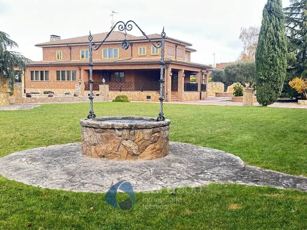 Exterior view of Houses for sale in Lardero  with Air Conditioner, Heating and Private garden