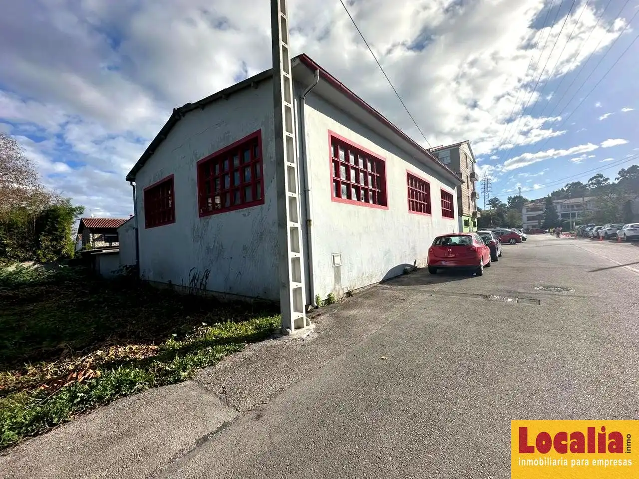 Vista exterior de Local de lloguer en Torrelavega 