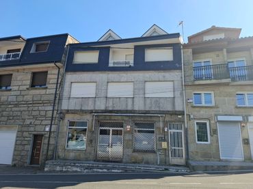 Adosado con balcón en venta en Rúa de Leonardo Alonso