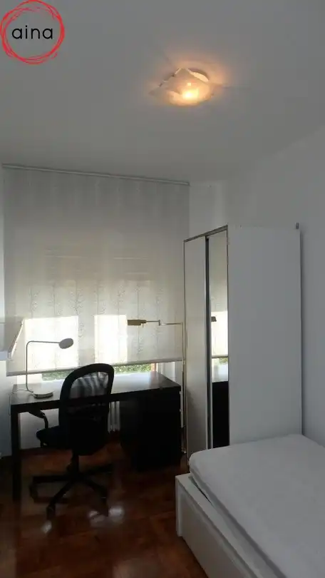 Habitación de Piso de alquiler en  Pamplona / Iruña con Calefacción, Terraza y Alarma