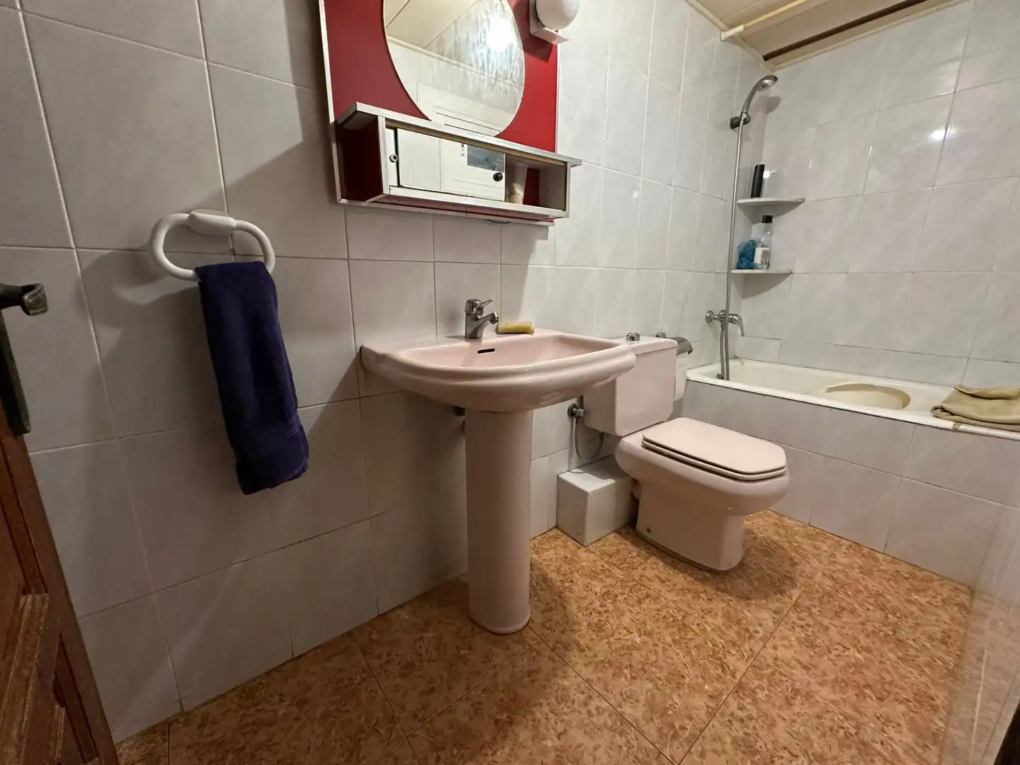 Bany de Casa o xalet en venda en Corbera de Llobregat amb Aire condicionat, Calefacció i Jardí privat