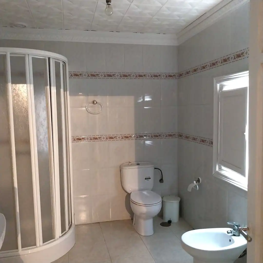 Bany de Casa o xalet en venda en Carmona