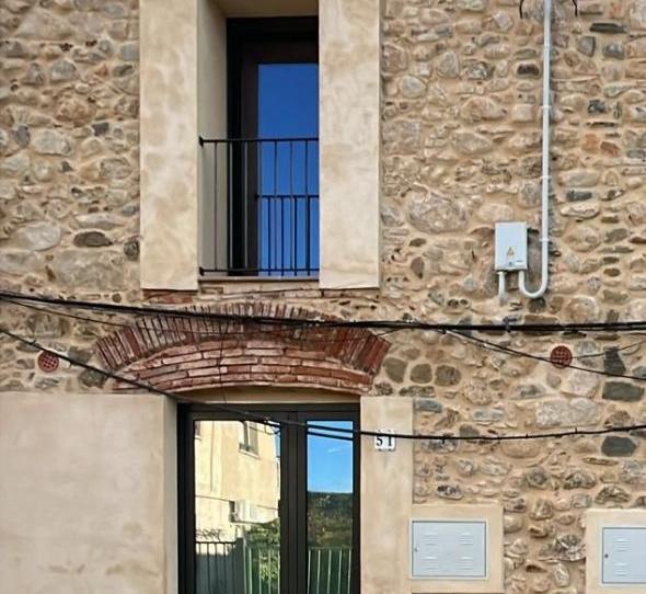 Foto 1 de Casa adosada de lloguer a Barcelona, 51, Breda, Girona