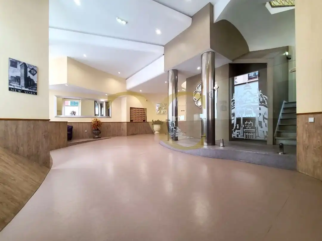 Apartament en venda en Gijón  amb Calefacció, Moblat i Balcó