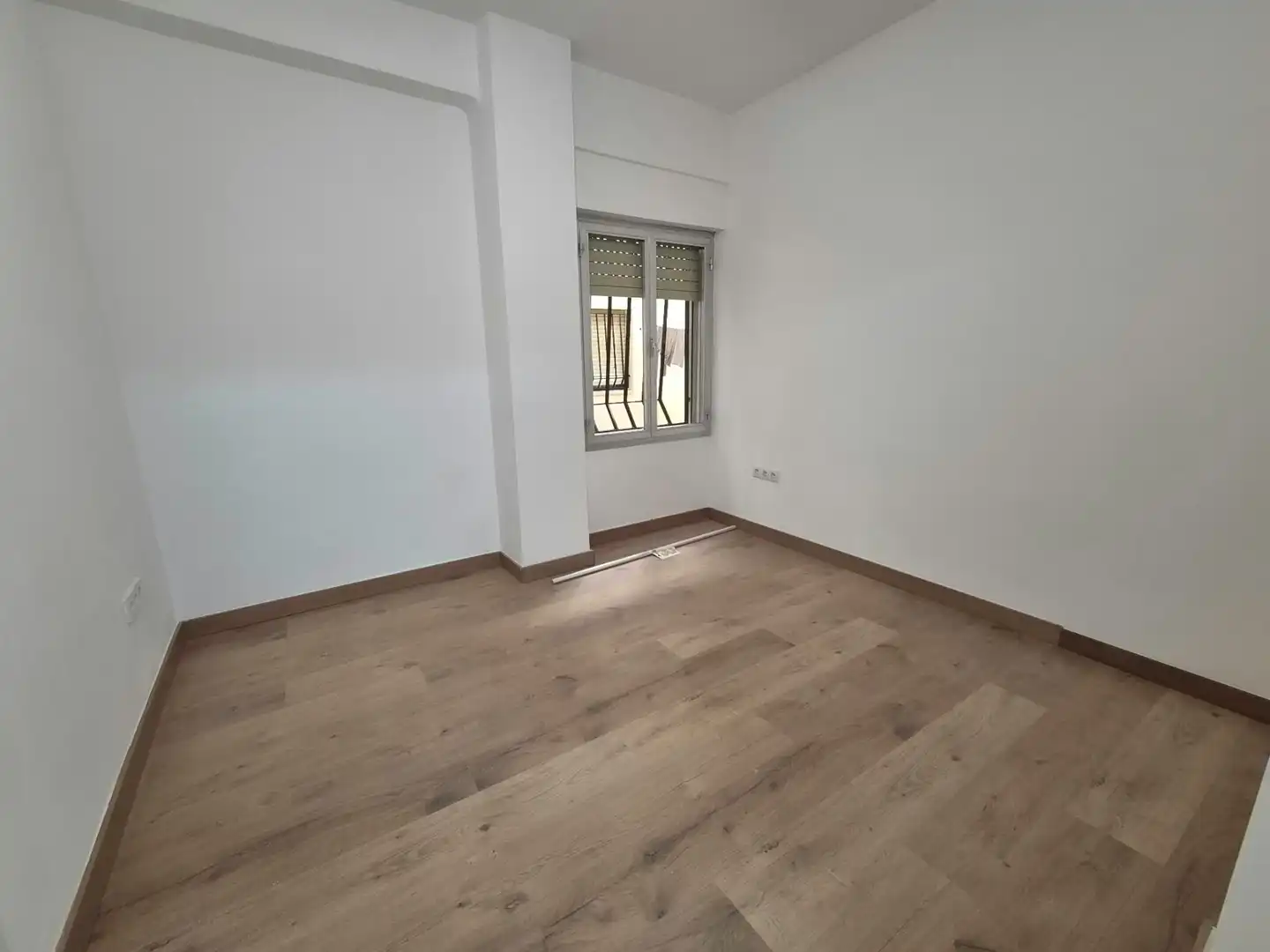Bedroom of Flat for share in Toledo  with Heating, Parquet flooring and Washing machine