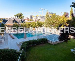 Piscina de Apartament de lloguer en  Madrid Capital amb Aire condicionat, Terrassa i Piscina