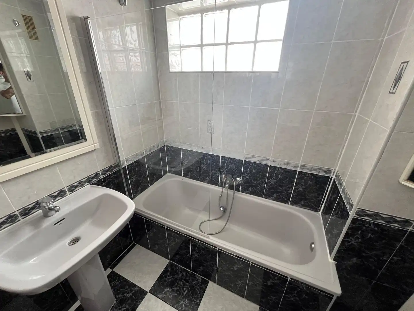 Baño de Piso de alquiler en Cuenca con Calefacción y Amueblado