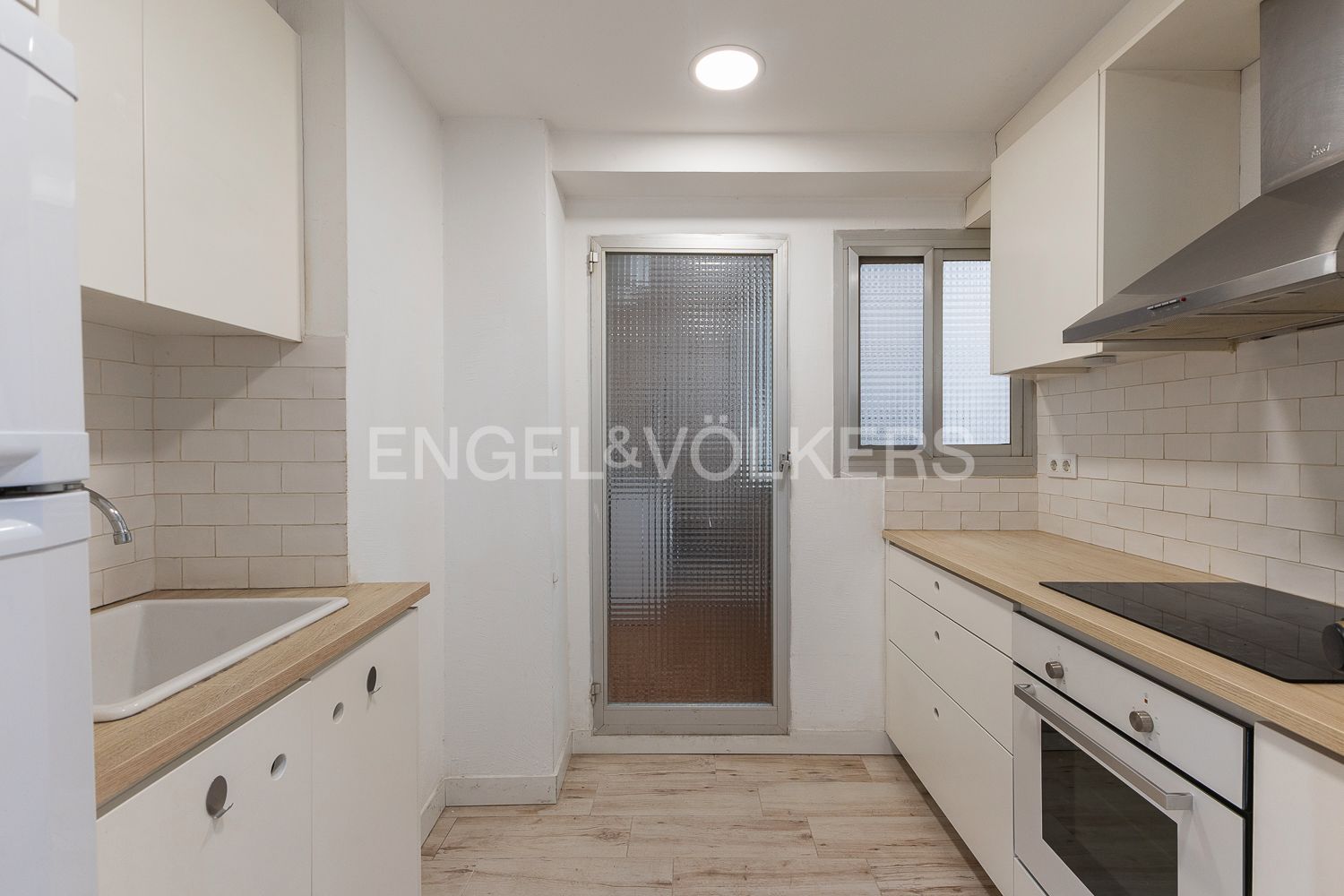 Kitchen of Apartment for sale in  Valencia Capital  with Air Conditioner, Heating and Balcony