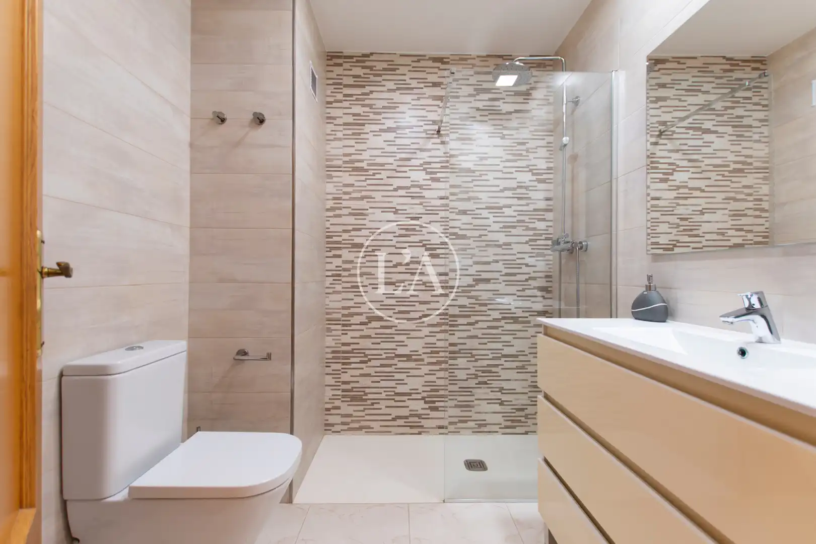 Semi-detached house with terrace for sale in Carrer d'Alexandre Galí, imagen 41