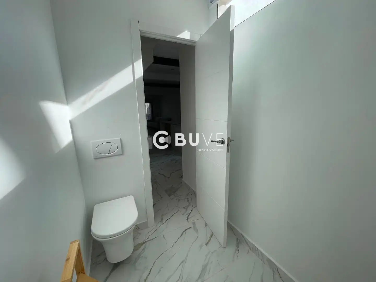 Bathroom of Houses for sale in Sevilla  with Air Conditioner, Terrace and Swimming Pool