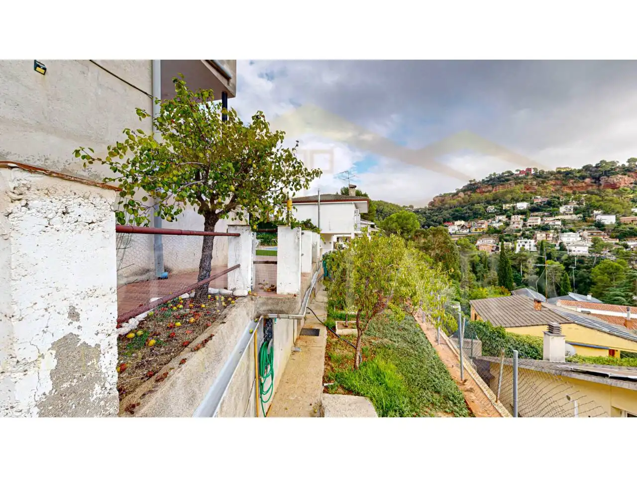 Vista exterior de Casa o chalet en venta en Corbera de Llobregat con Aire acondicionado, Calefacción y Jardín privado