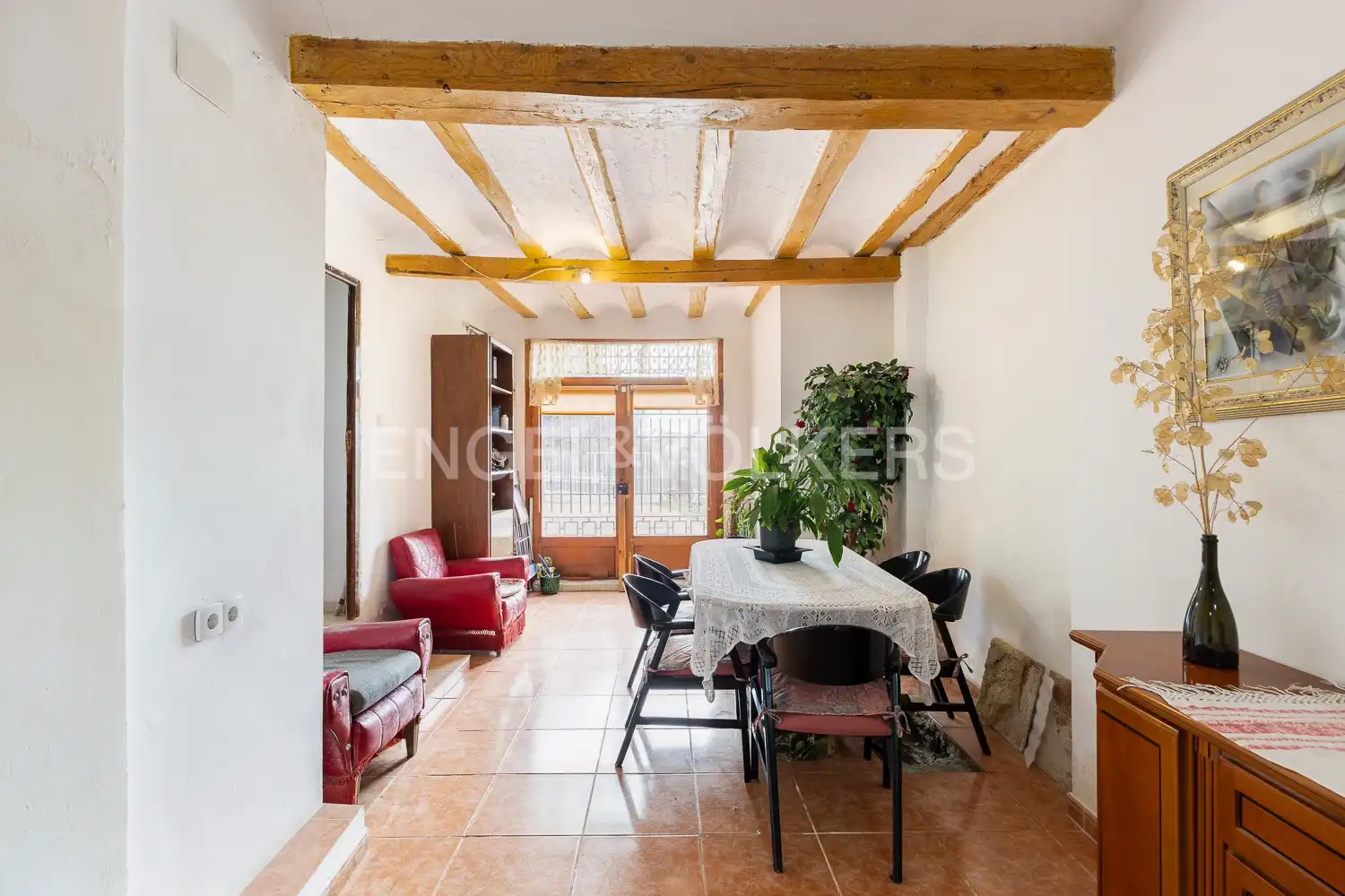 Menjador de Finca rústica en venda en Requena amb Aire condicionat, Calefacció i Jardí privat