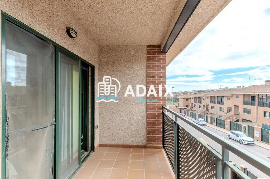 Balcony of Houses for sale in Cáceres  with Air Conditioner, Heating and Storage room