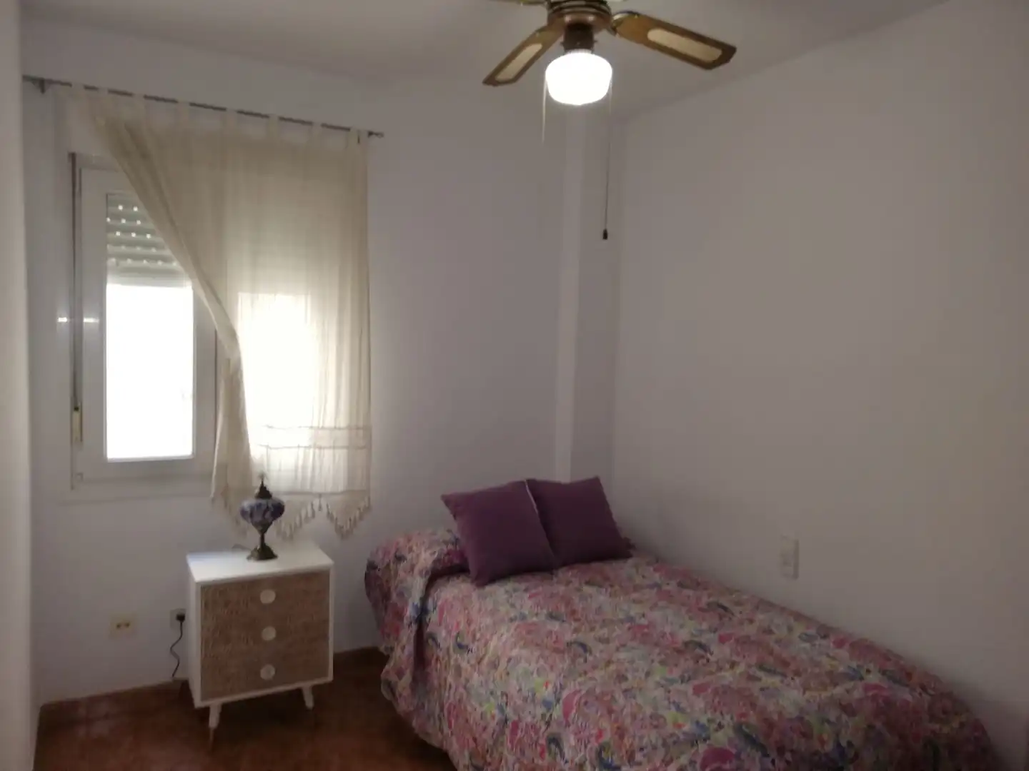 Flat for rent in Calle Granada, Barrio Alto - San Félix