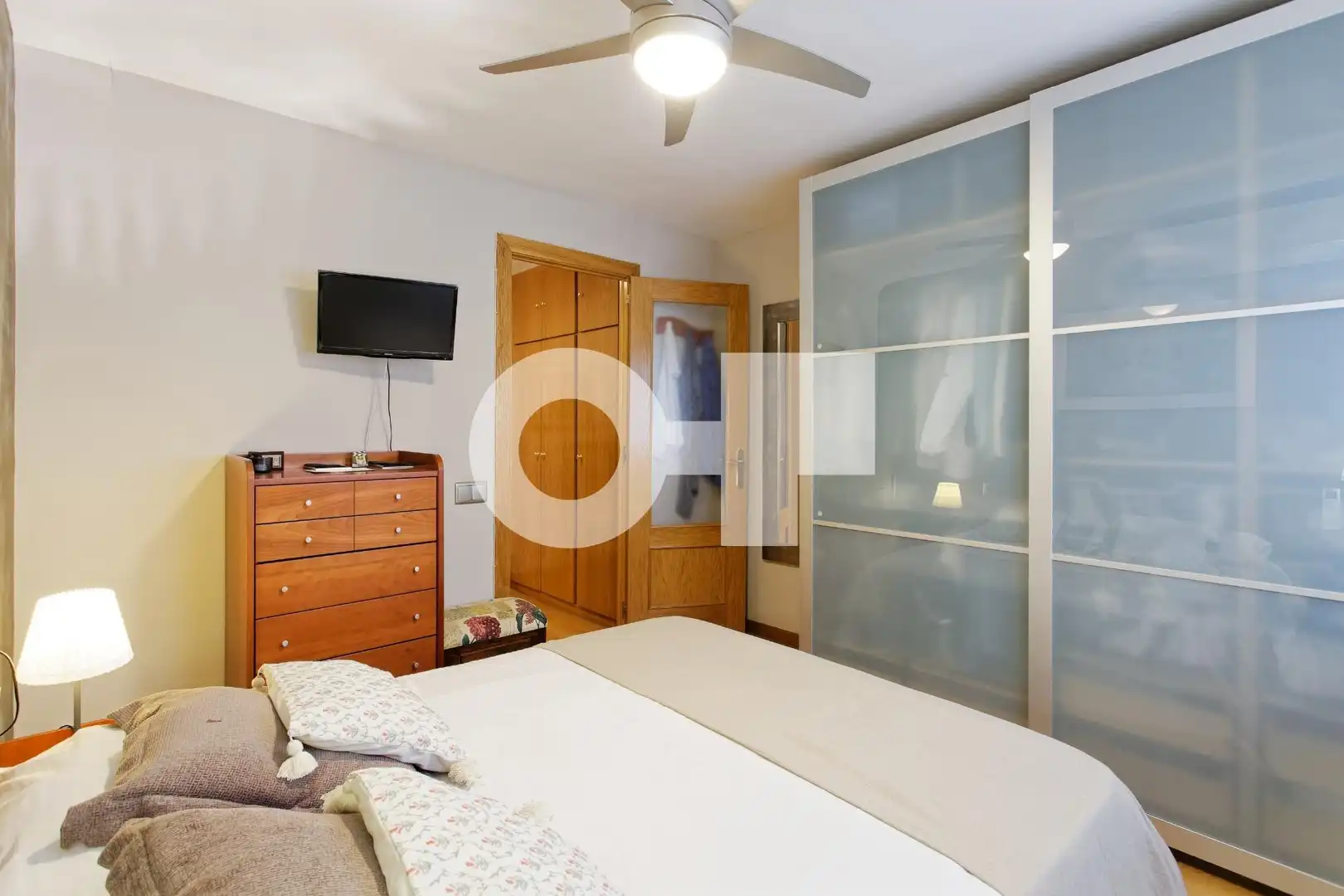 Bedroom of Duplexes for sale in Barcelona  with Heating, Parquet flooring and Terrace