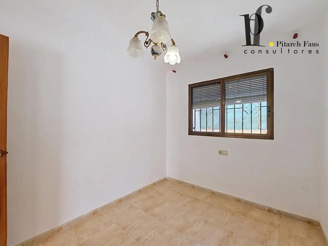 Bedroom of Houses for sale in La Pobla de Vallbona