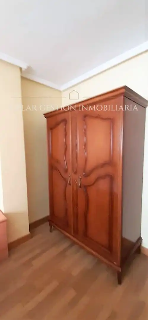 Flat for rent in Asturias, Carmelitas