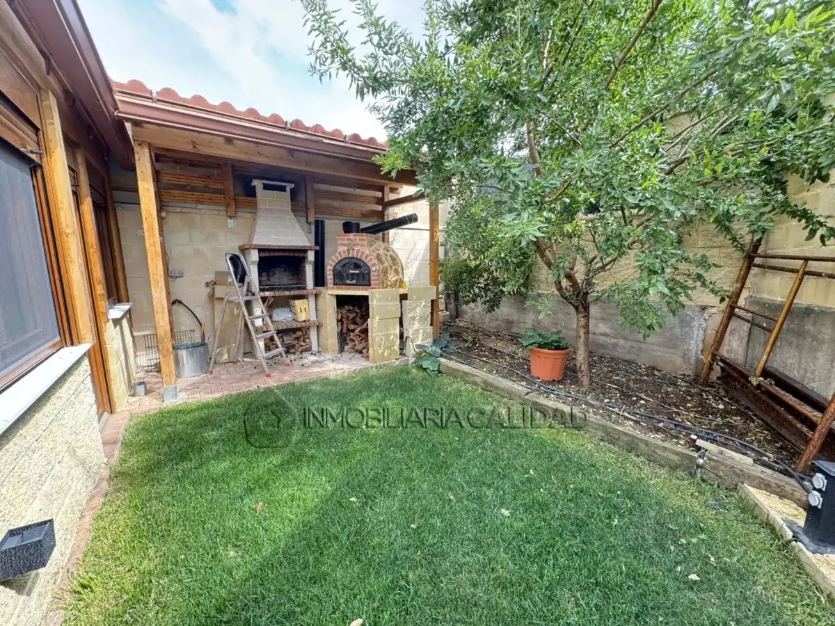 Jardín de Casa o chalet en venta en Cogollos con Calefacción y Trastero