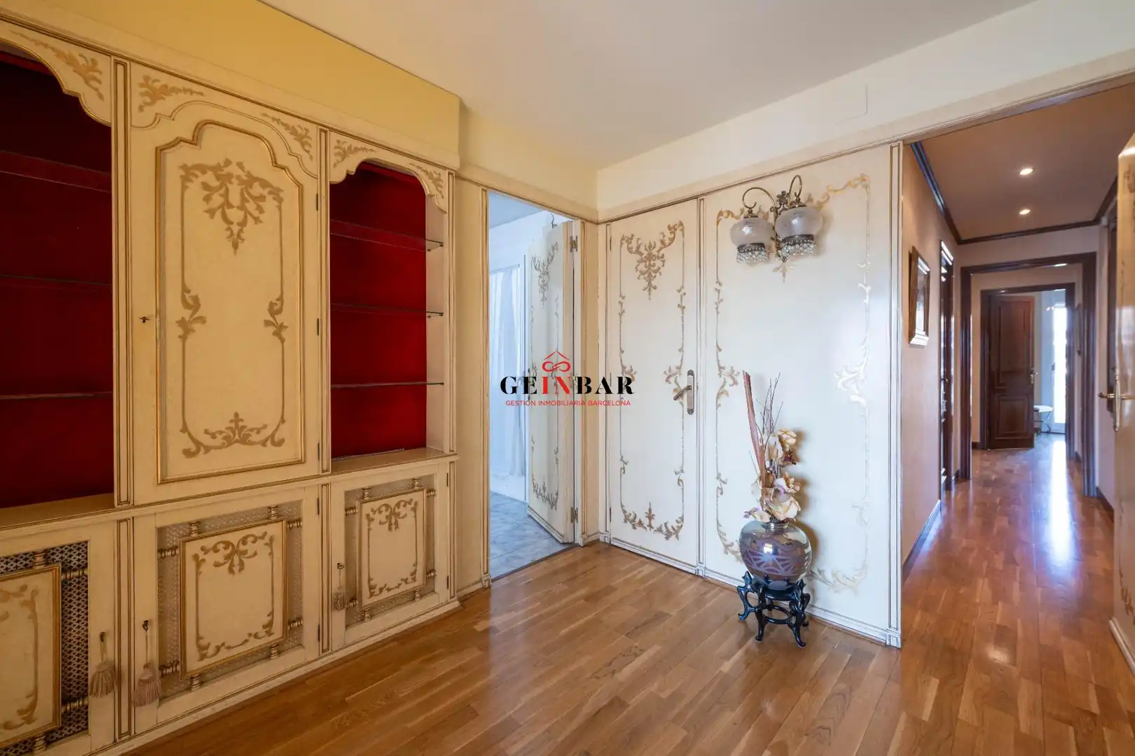 Schlafzimmer von Wohnung zum Verkauf in Barcelona mit Klimaanlage, Heizung und Privatgarten