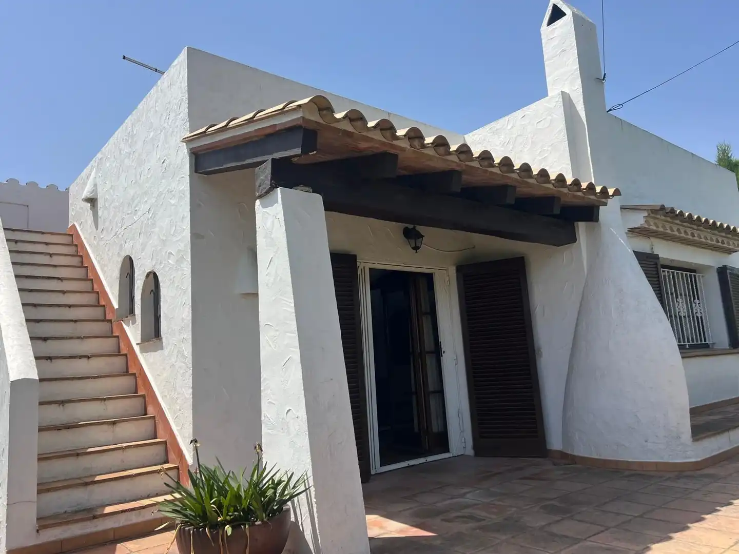 Vista exterior de Casa o xalet en venda en L'Estartit amb Piscina comunitària