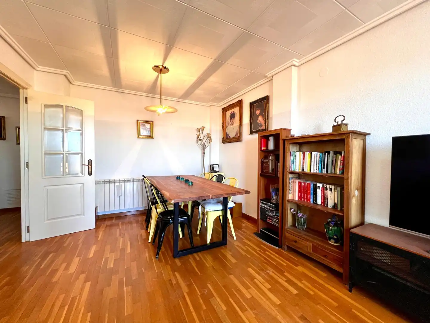 Comedor de Piso en venta en Tavernes Blanques con Aire acondicionado, Calefacción y Parquet