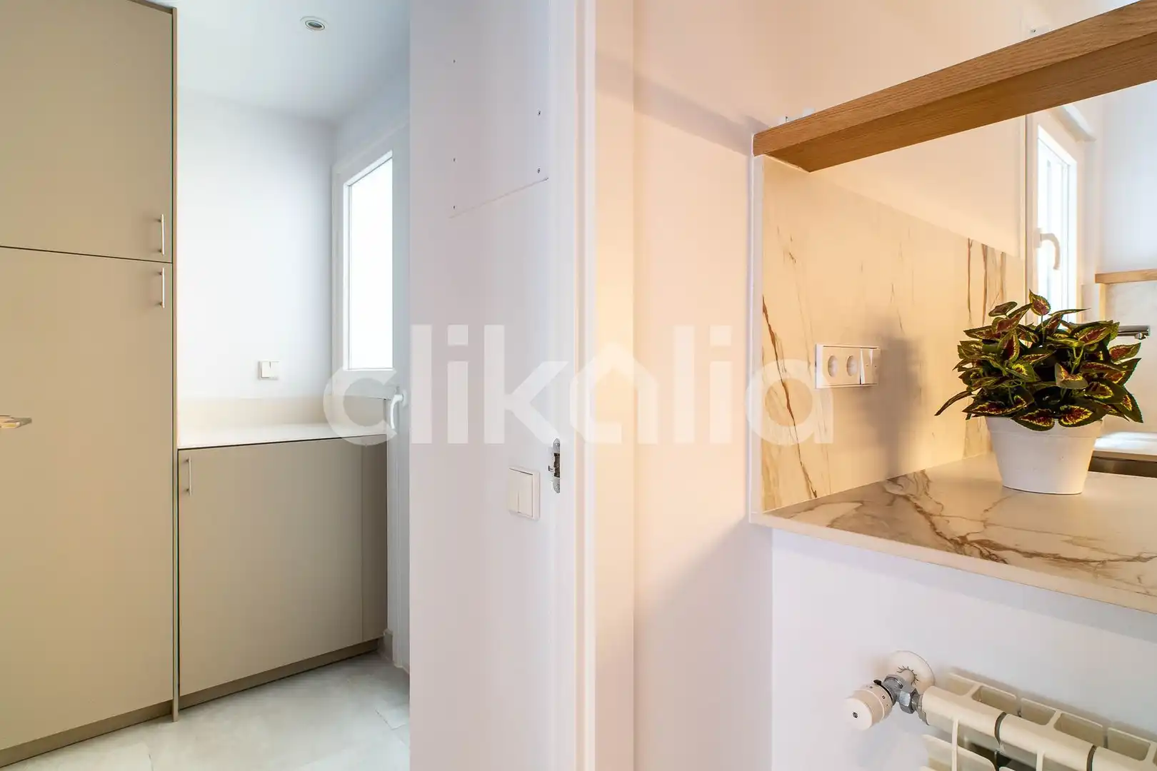 Bathroom of Flat for sale in Madrid  with Air Conditioner, Heating and Private garden