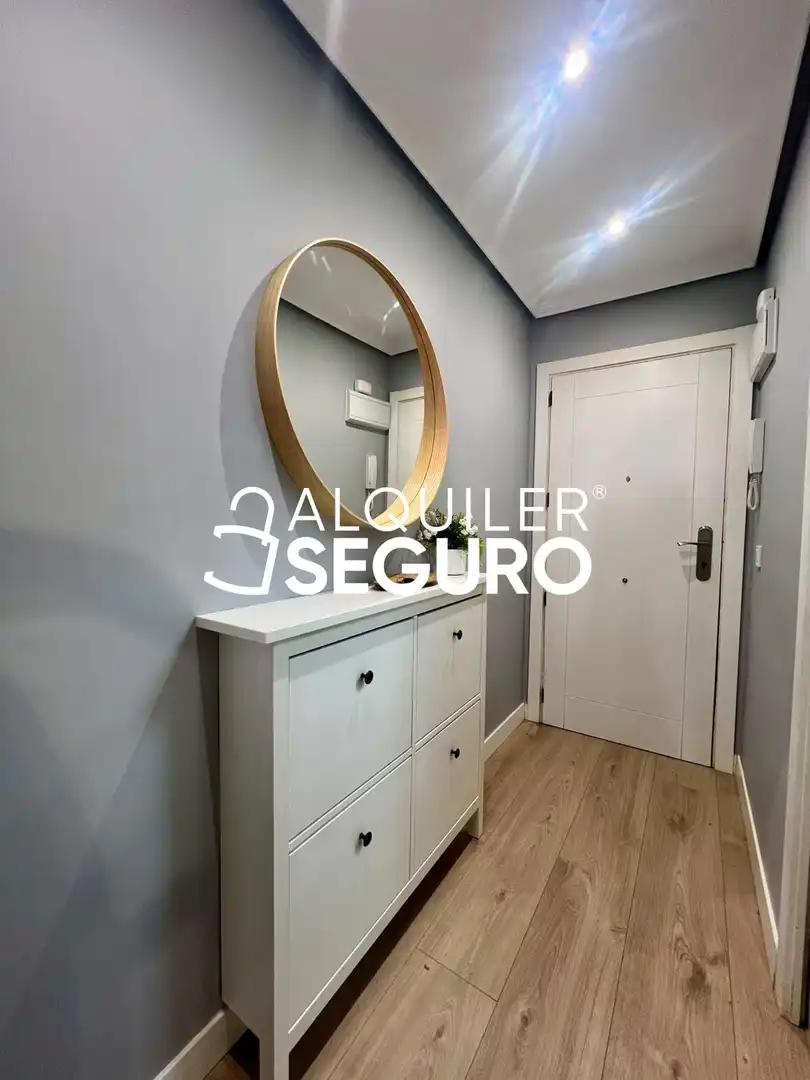 Flat for rent in Madrid  with Air Conditioner, Heating and Furnished