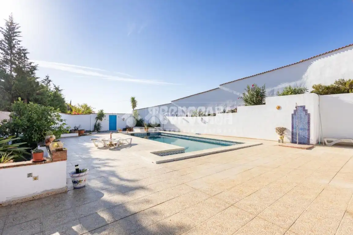 Exterior view of Country homes for sale in Iznate, Málaga