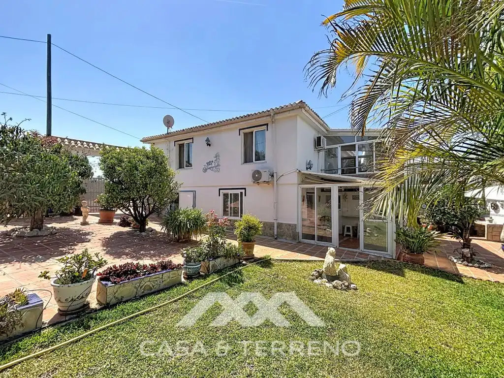 Chalet con piscina en venta en Urbanización Santa Rosa, imagen 4